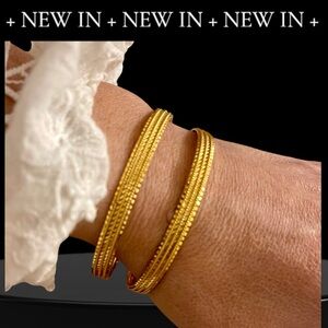 Gold Bangles 22K Gold Plated Diamond Cut Set of 2 Bangles Brand New